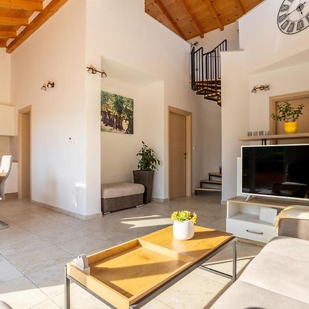 Nenadici  Holiday House Toici מראה חיצוני תמונה