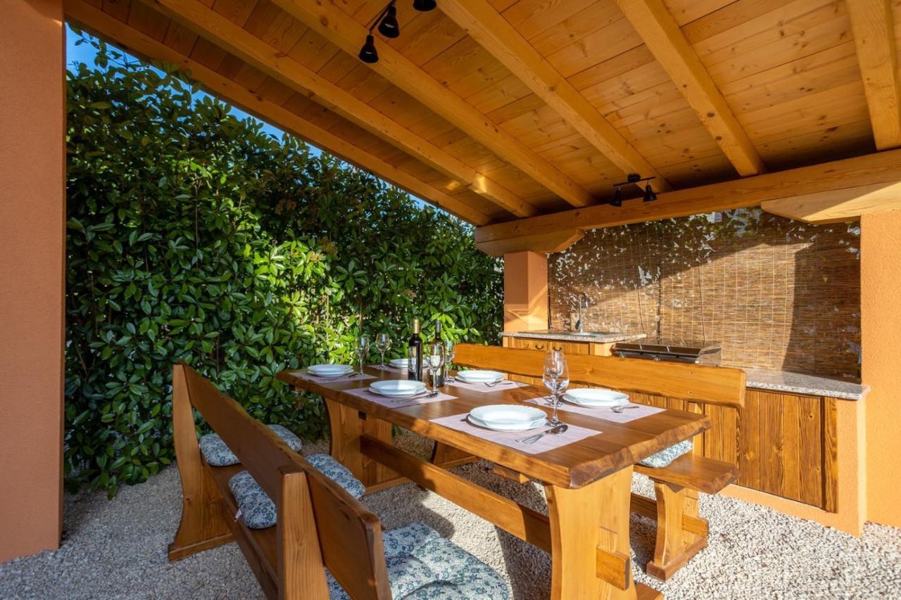 Nenadici  Holiday House Toici מראה חיצוני תמונה