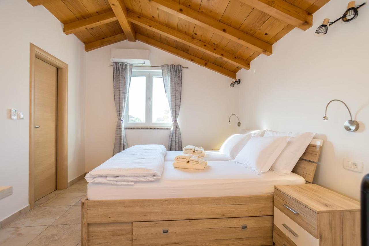 Nenadici  Holiday House Toici מראה חיצוני תמונה