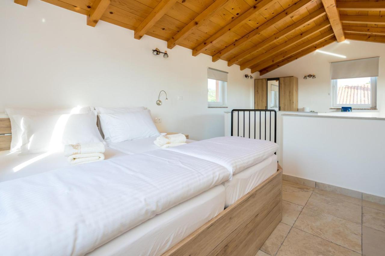Nenadici  Holiday House Toici מראה חיצוני תמונה