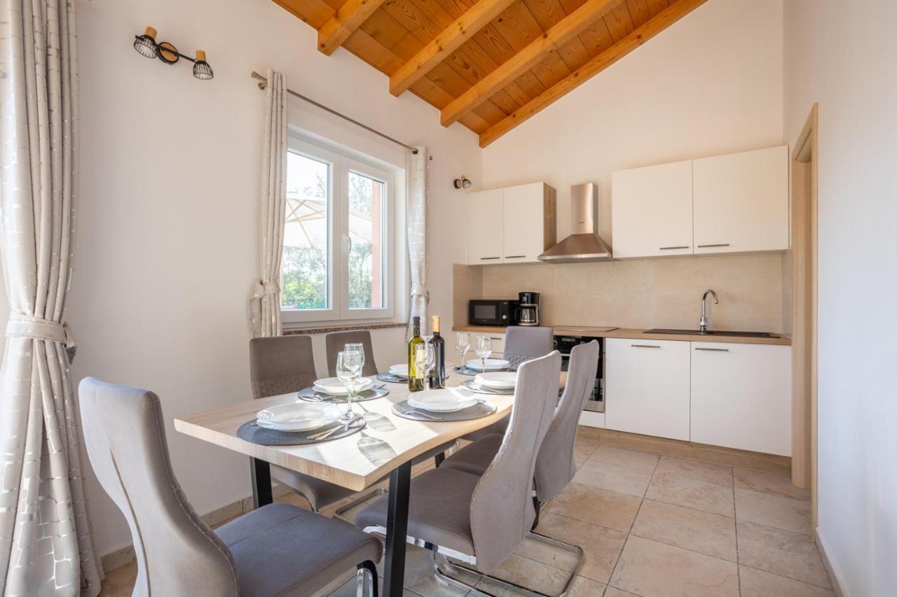 Nenadici  Holiday House Toici מראה חיצוני תמונה