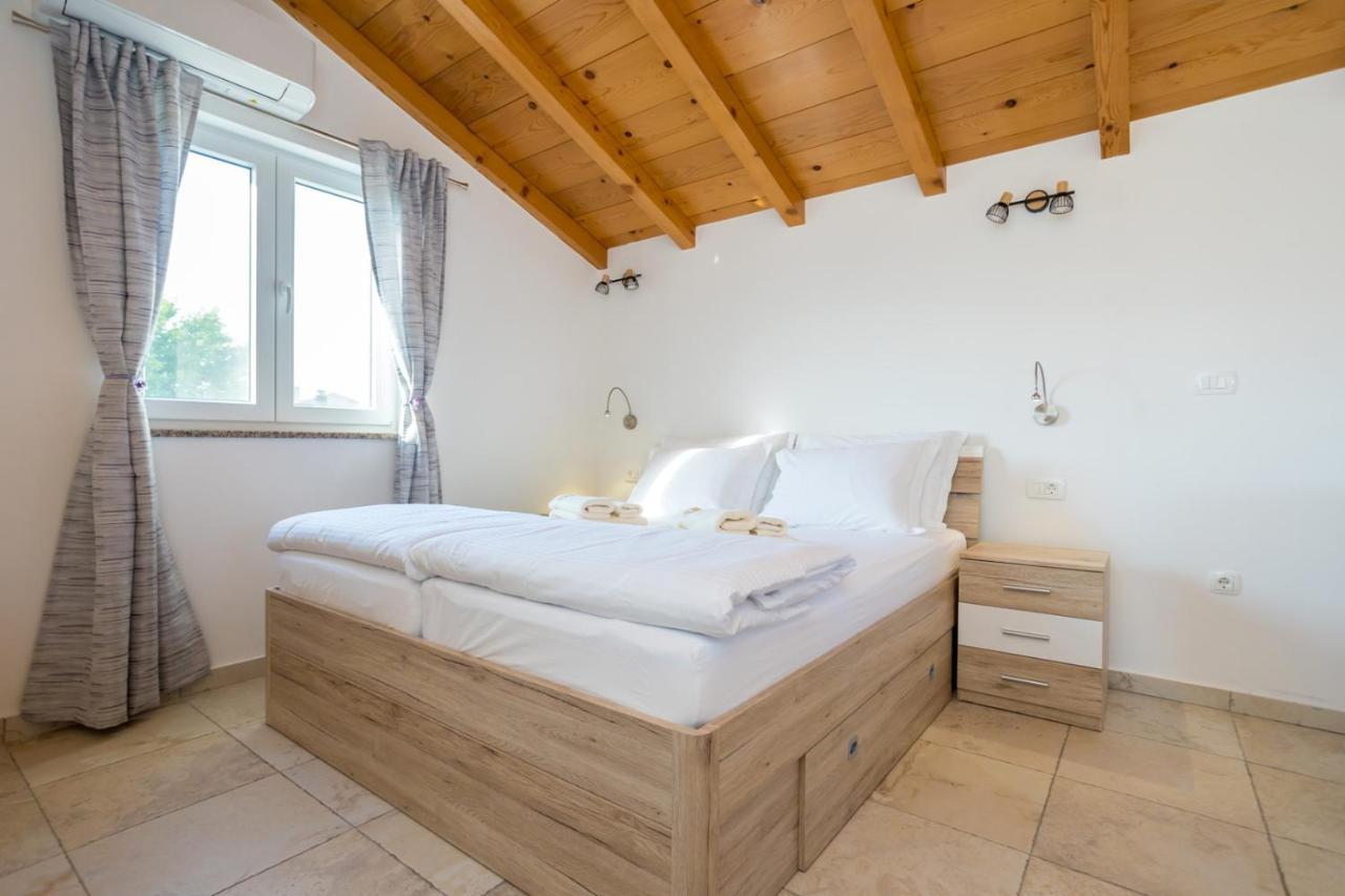 Nenadici  Holiday House Toici מראה חיצוני תמונה
